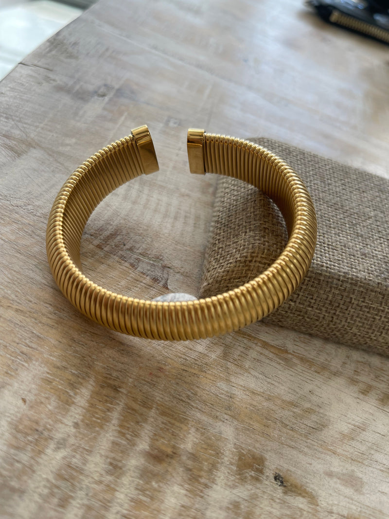 Varinia's Gold Thick Cuff